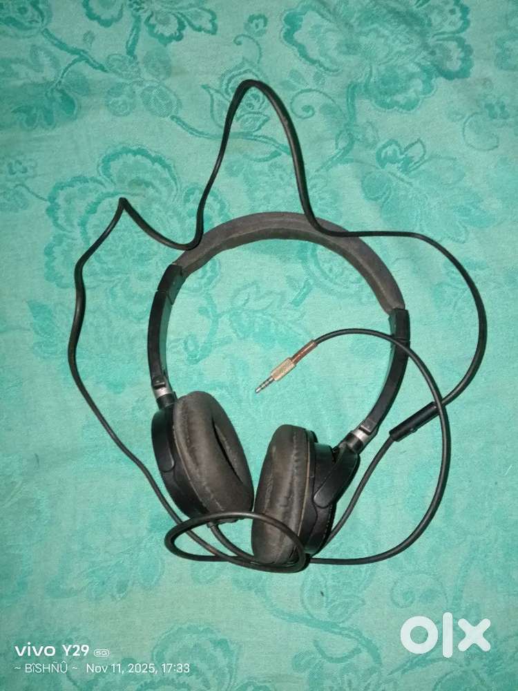 boAt headset with wired...