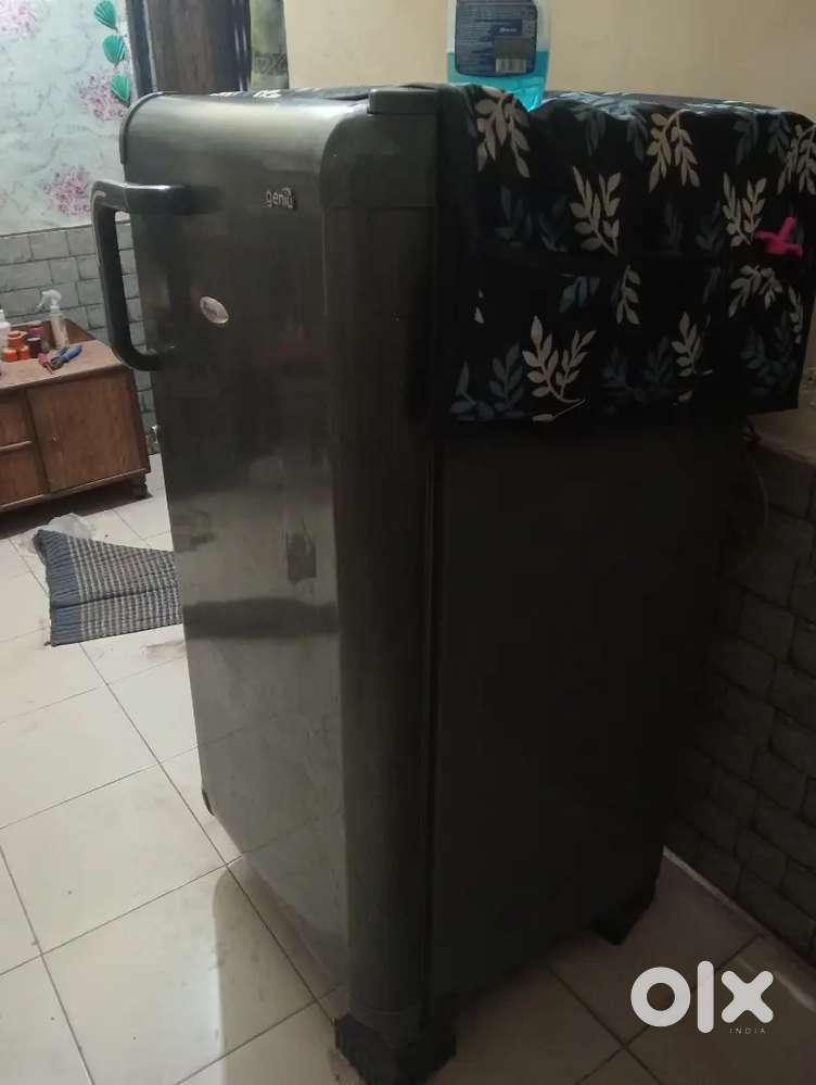 Ek fridge hai jo best hai use ke liye sare feature best cooling krte h