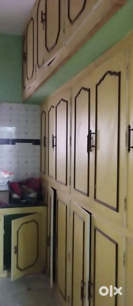 Peaceful location 3 BHK builder floor Furnished  in Kolathur NR Padi