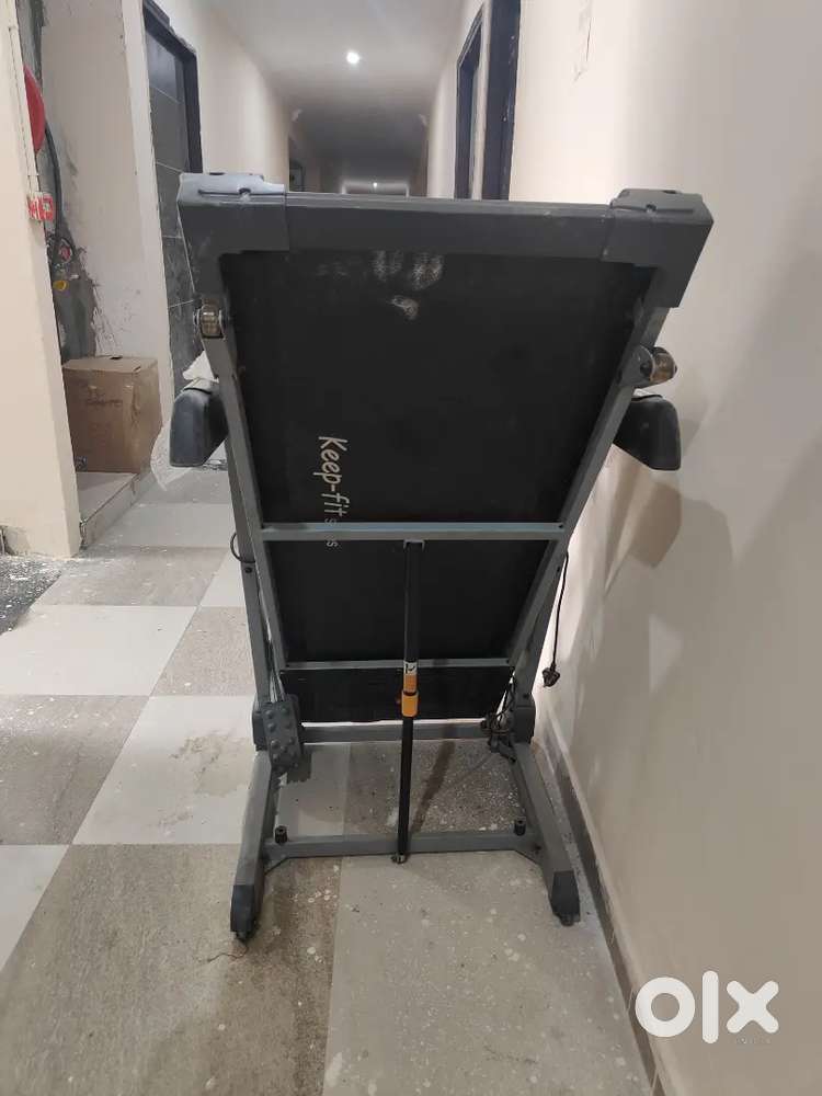 A gym fitness machine instrument