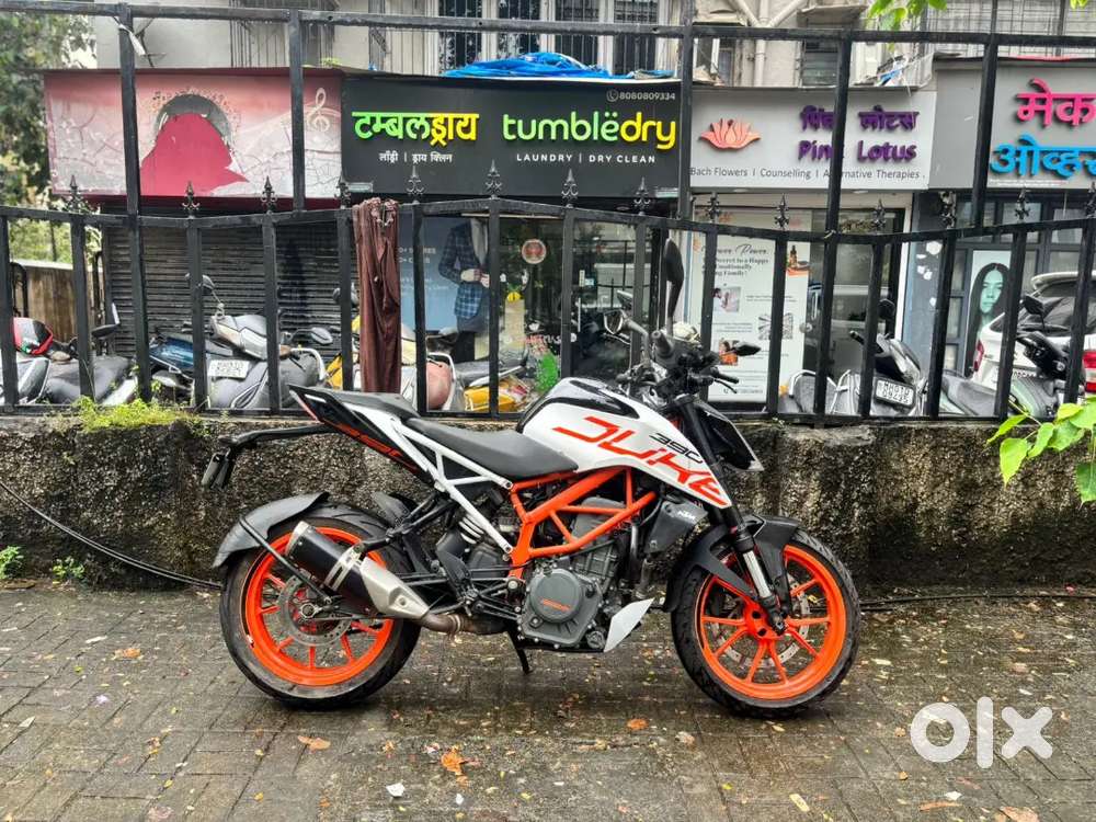 BRAND NEW CONDITION KTM DUKE 390 FOR SALE AT HABIBII MOTORS