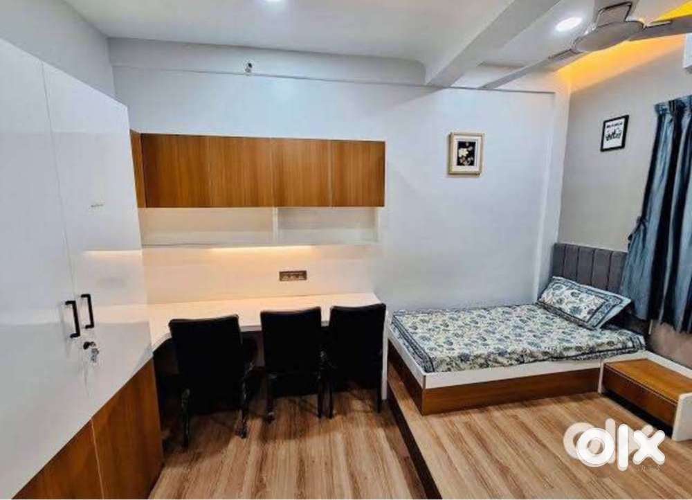 Boys PG fully furnished near hazratganj, near drishti IAS and metro st