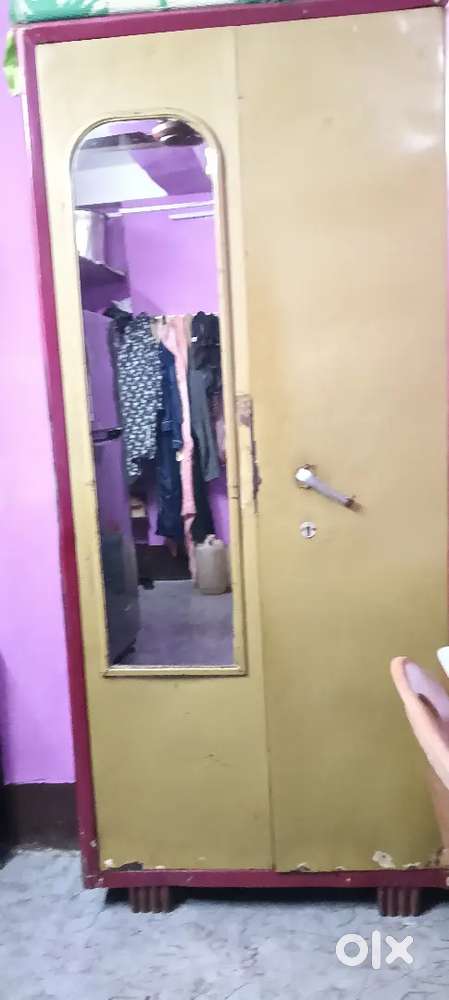 2 door Almira white sukesh 1door