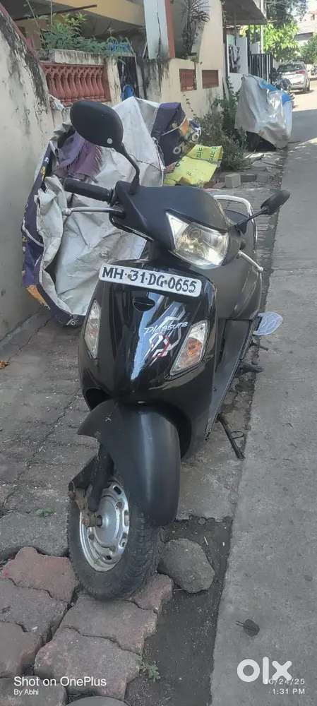 gadi acchi condition Mein new battery new tyre Hai gadi running hai