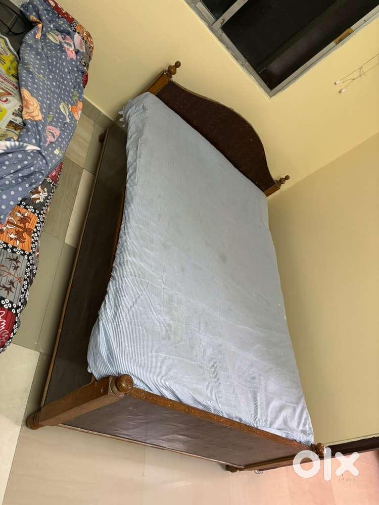 One Bed one Wardrobe for sell