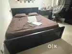 queen size bed in full new condition