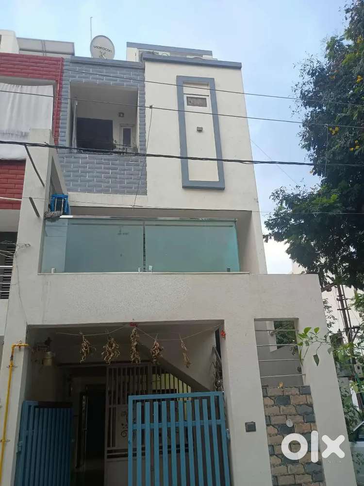 Brokerage 1% 55 var 3bhk 13ft front parking bunglow nr puskardham rd