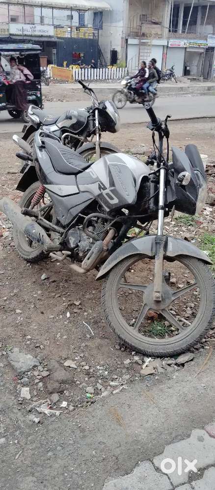 Good condition hai gadi ki kisi bhi chiz mai koi problem nhi hai