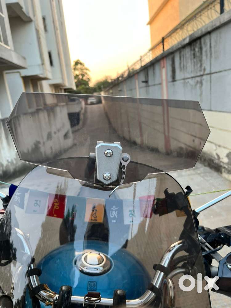 Bike/motorcycle windshield extender