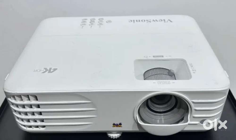 Home theatre projector