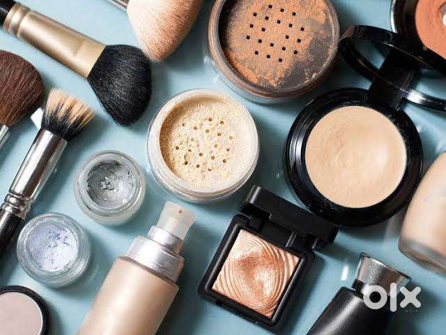 Wanted  Male  / Female Sales Staff @ Branded Cosmetic Shop