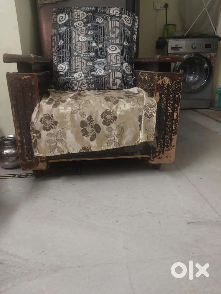 Sofa selling 5  seater