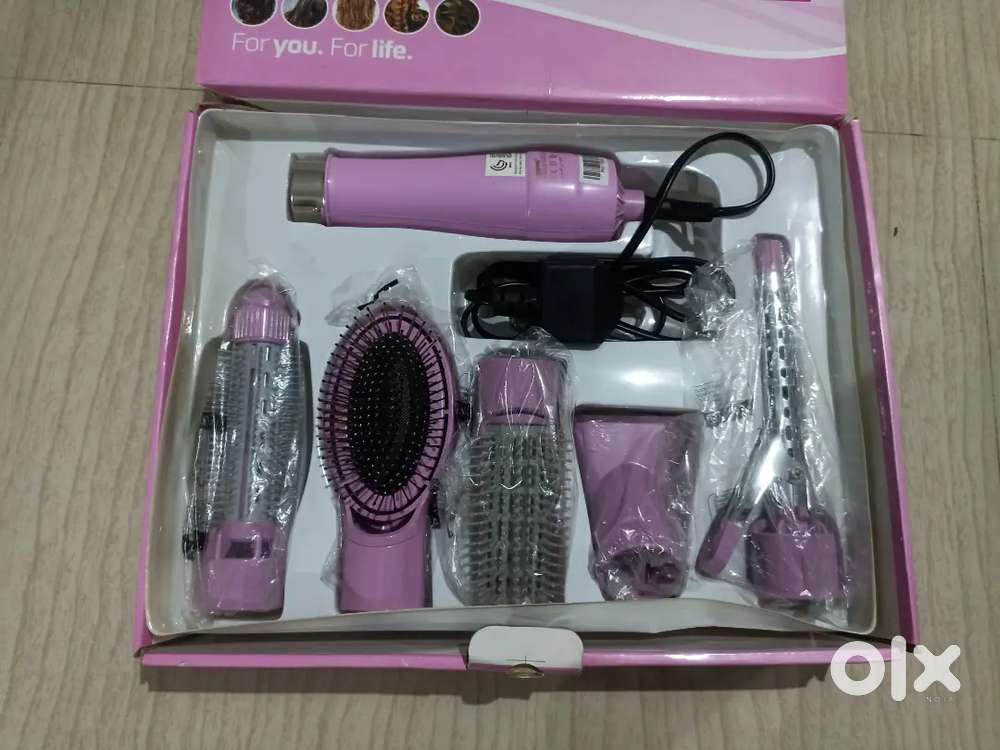 Geepas pink coloured hair dryer