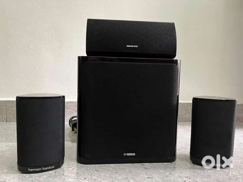 Speakers with active subwoofer and center speaker, surround speakers