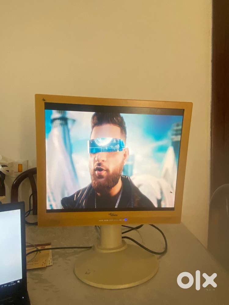 1080 p monitor full working without a scratch