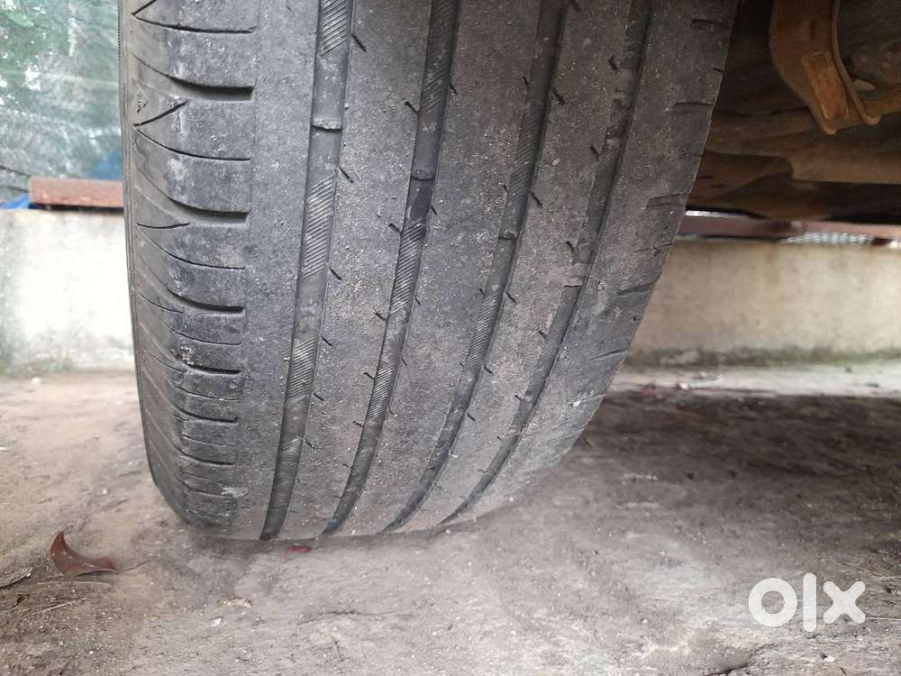 215/60 R16 Appollo Tyre