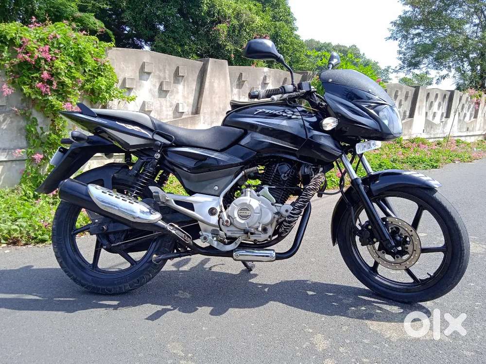 Pulsar 150 Black