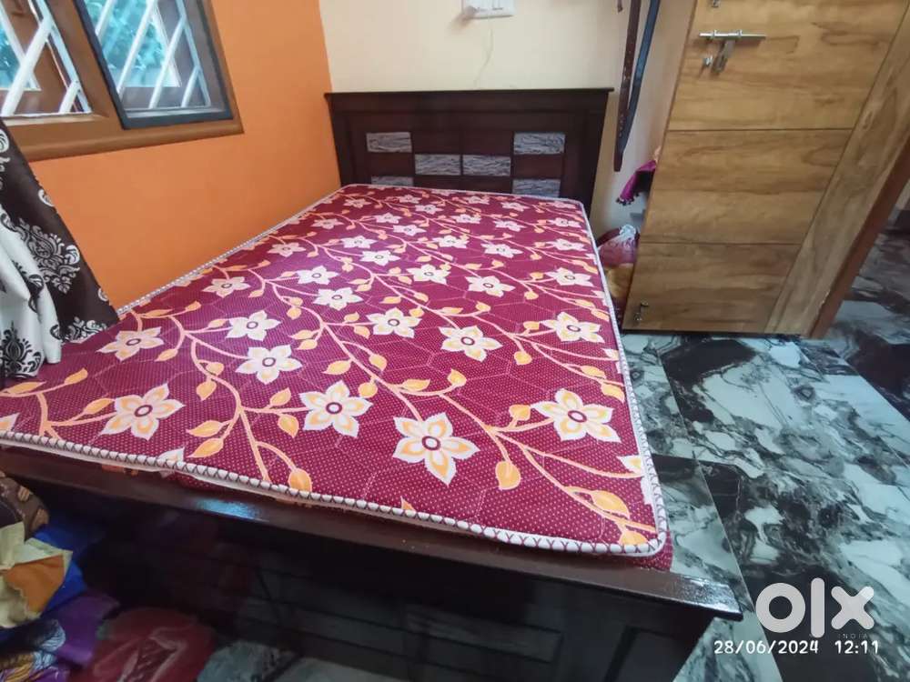 Direct factory price sale queen cot with mattress at affordable price