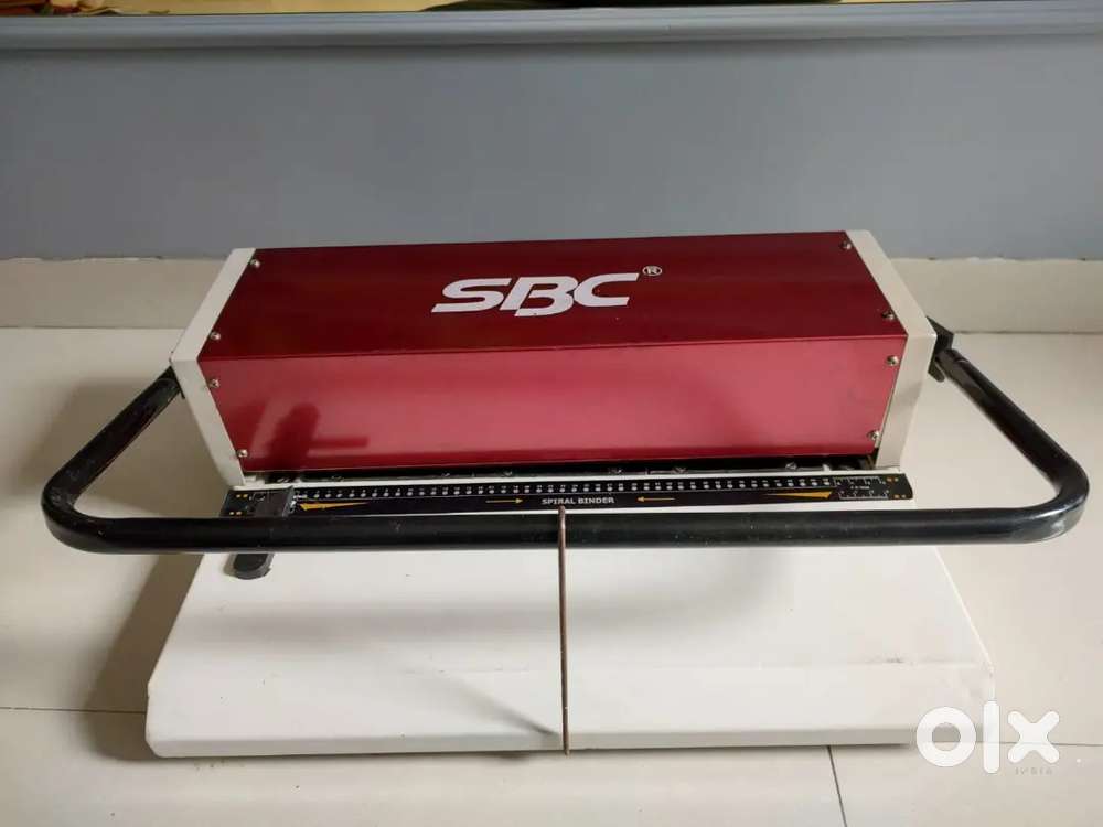 Spiral binding machine, almost new