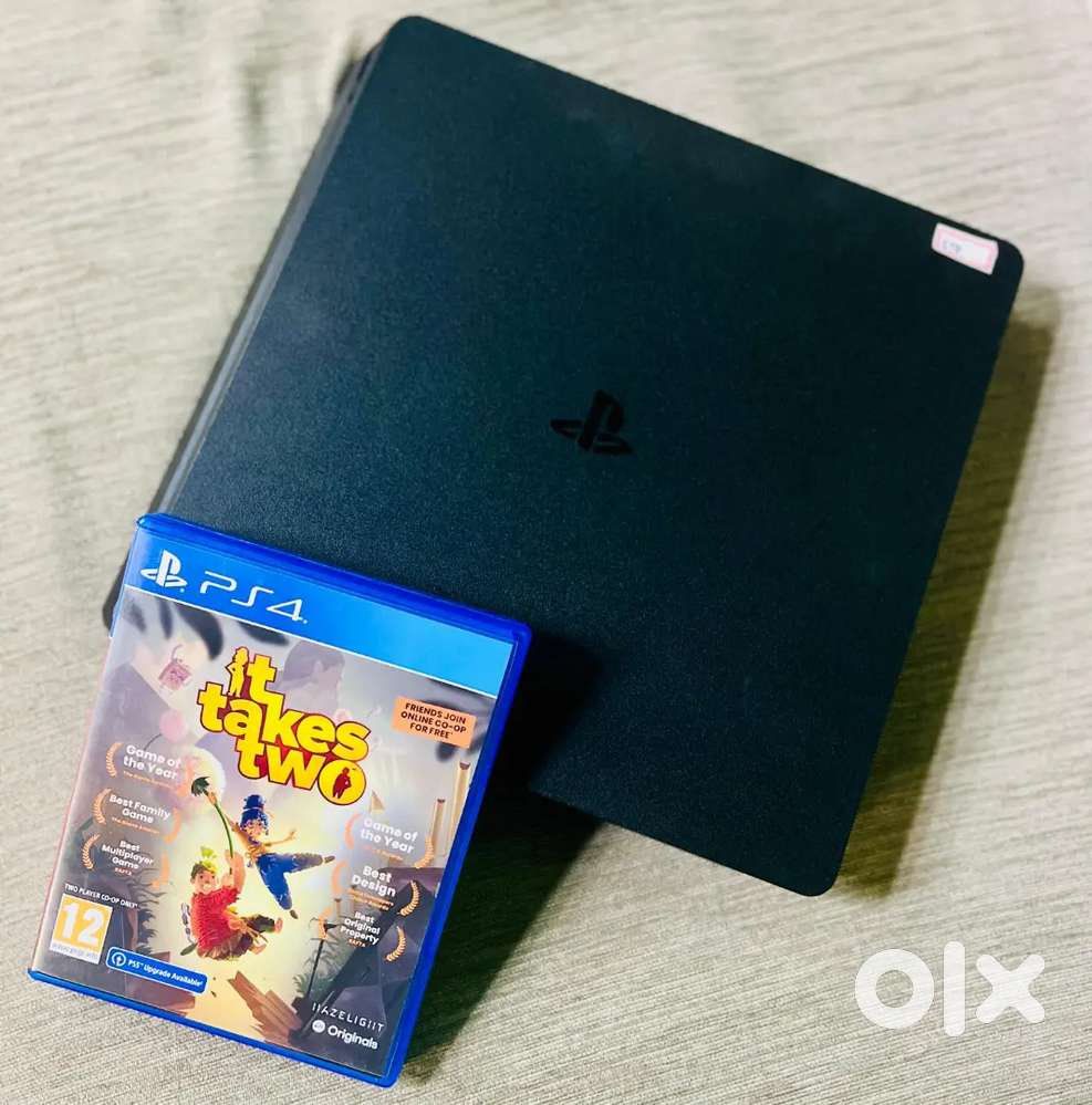 PS4 slim varient with original accessories