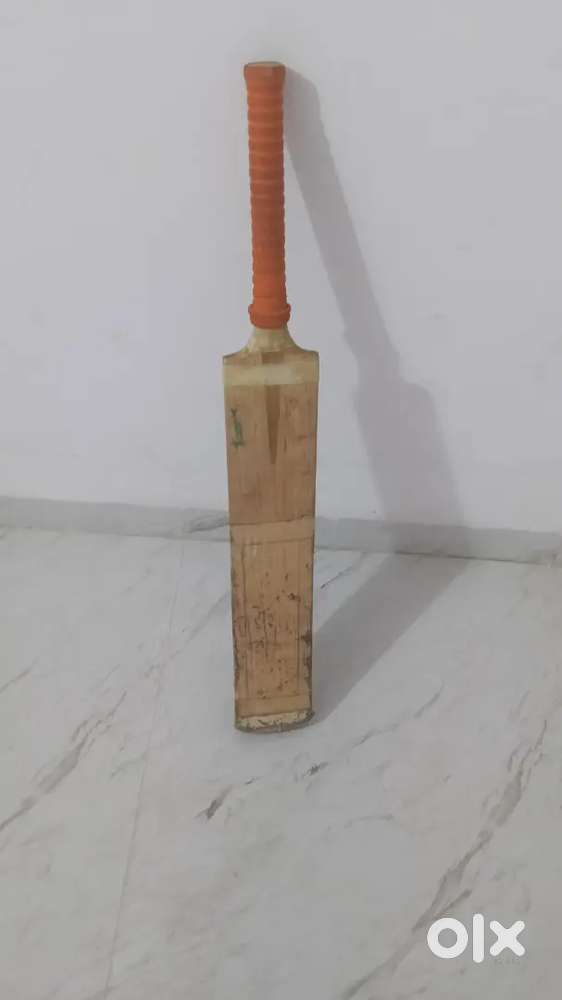 CRICKET A GRADE LEATHER BAT