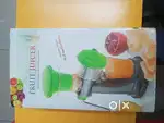 Fruit juicer