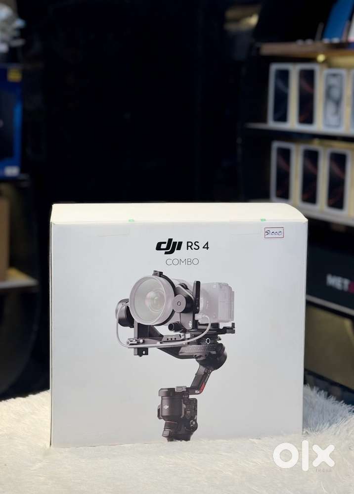 DJI RS4 COMBO SEALED WITH STORE BILL AND BRAND WARRANTY