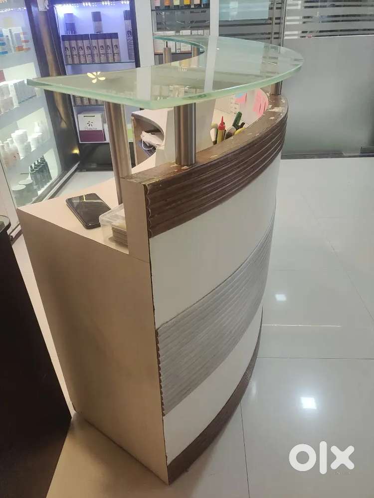 Wooden curve reception desk with drawers and glass top