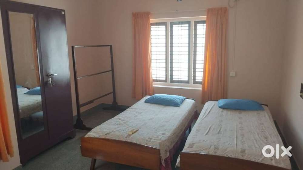 FOR SHORT TERM RENT. BACHELORS OR SMALL FAMILY . 1BHK FURNISHED