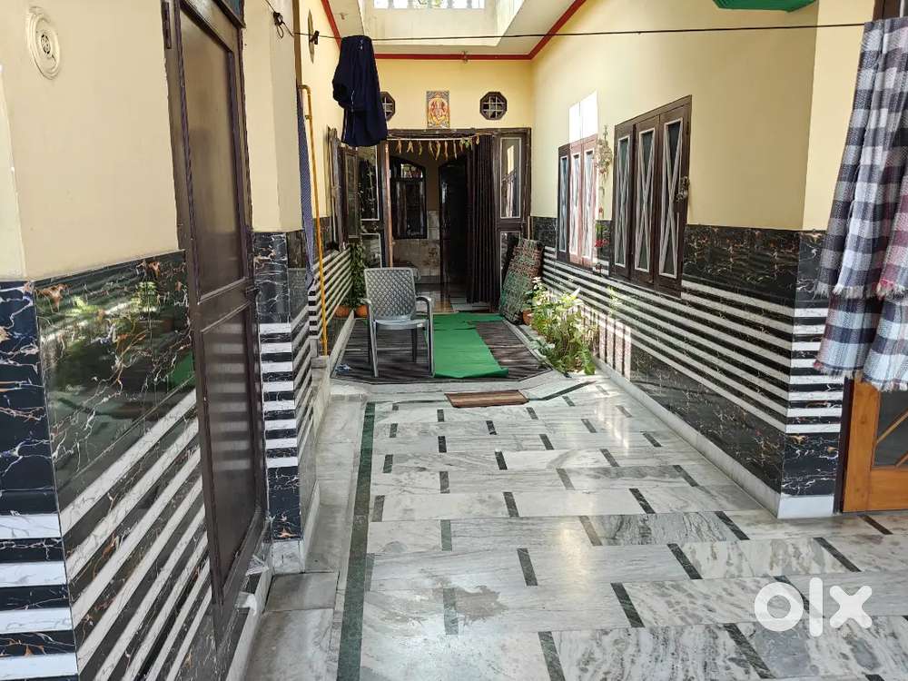 Urgent sell 200 Gaj House 2 floor Well Maintained with marvel and tyle