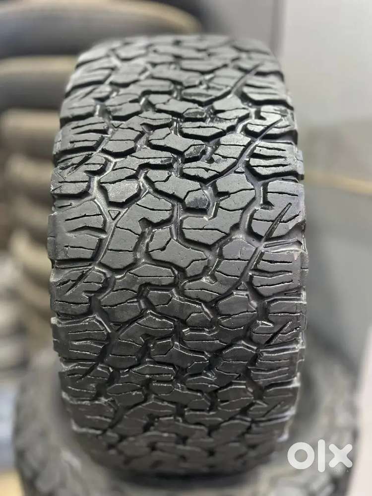 265 60 18 BF GOODRICH offroad tyres for thar fortuner endeavour