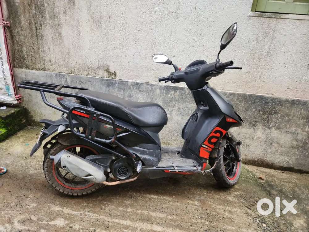 Aprila SR 150