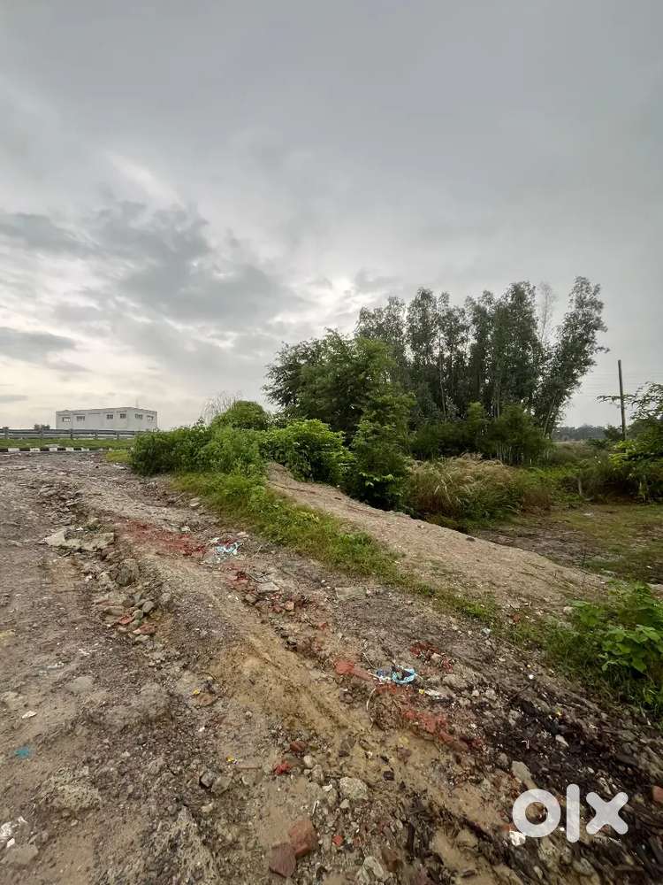 Kisan Path Highway Par Plot