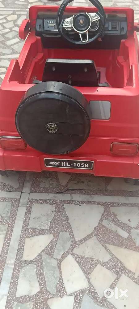 Mercedes car running on battery