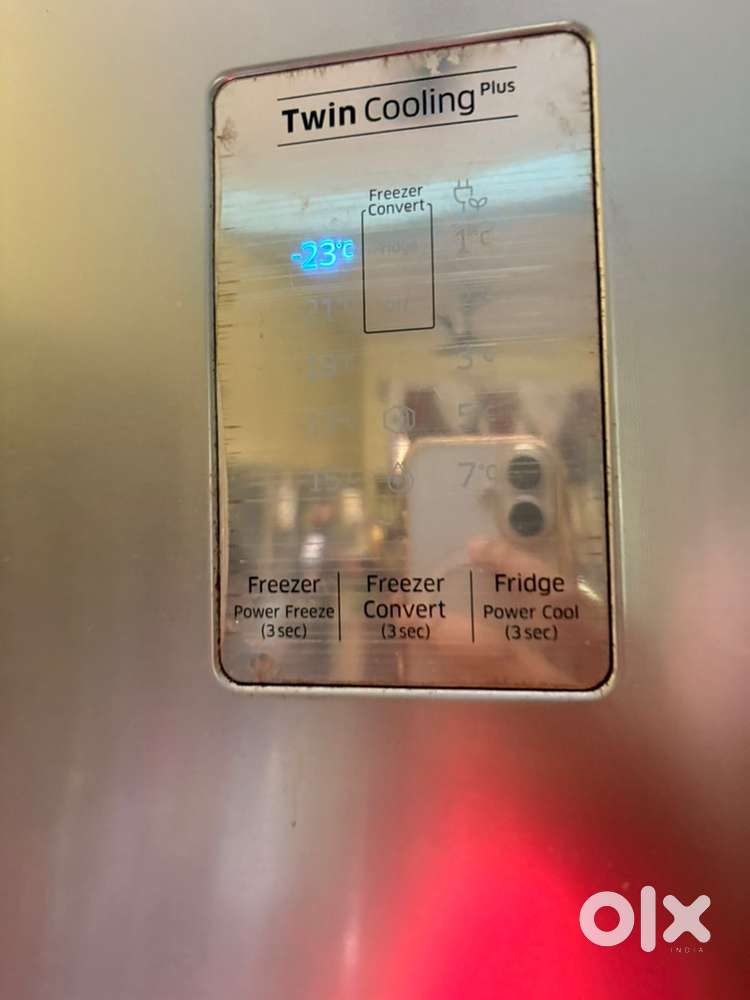 Samsung 528 L Frost-Free Double Door model.