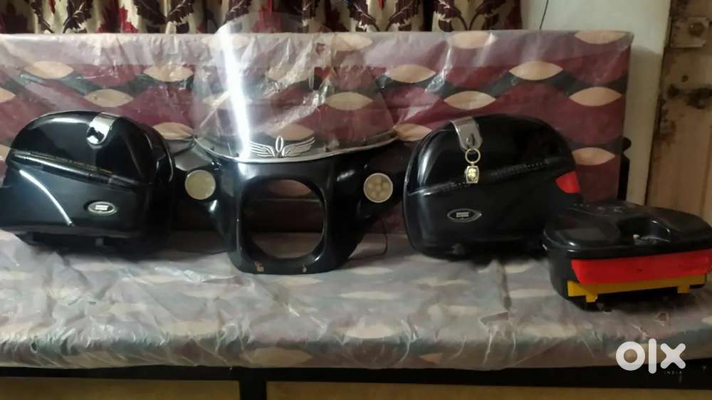 Bullet universal windshield & side diggy