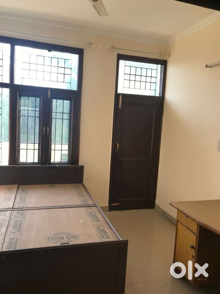 Independent 7 marla triple kothi sector 35 Chandigarh