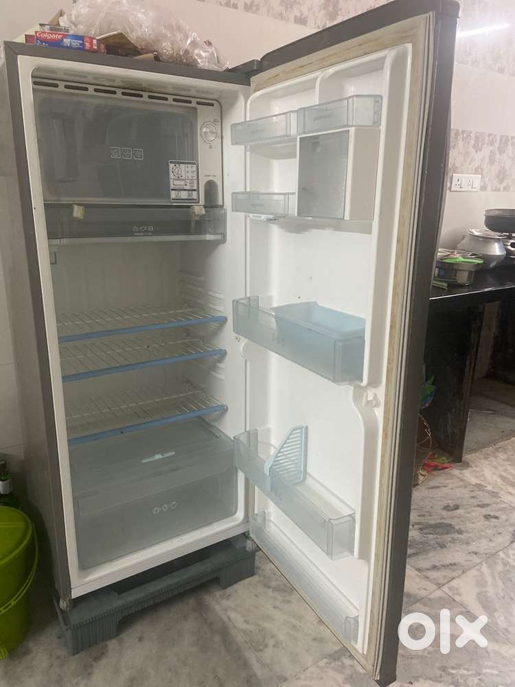 Single door refrigerator