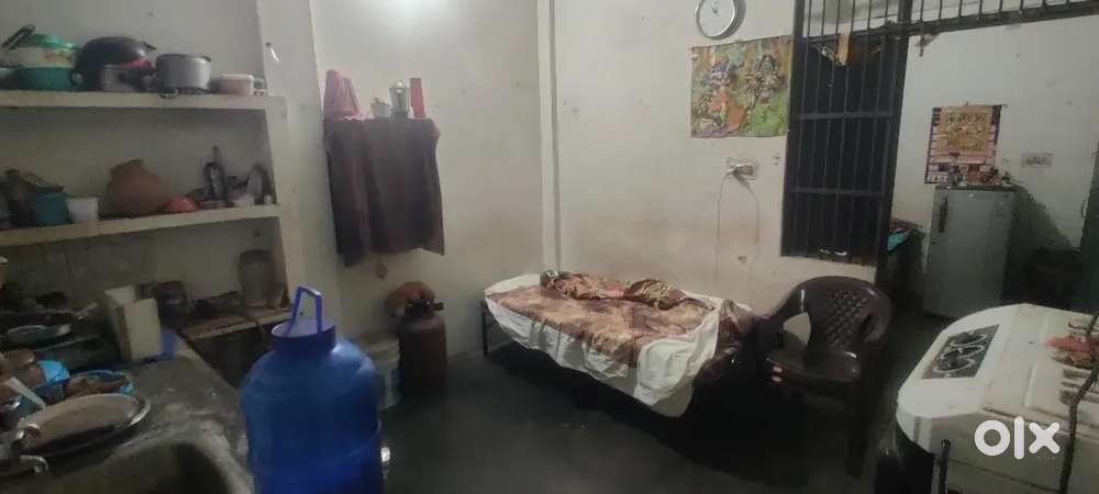 1 bhk flat rent ghaziabad need room partner all saman hai