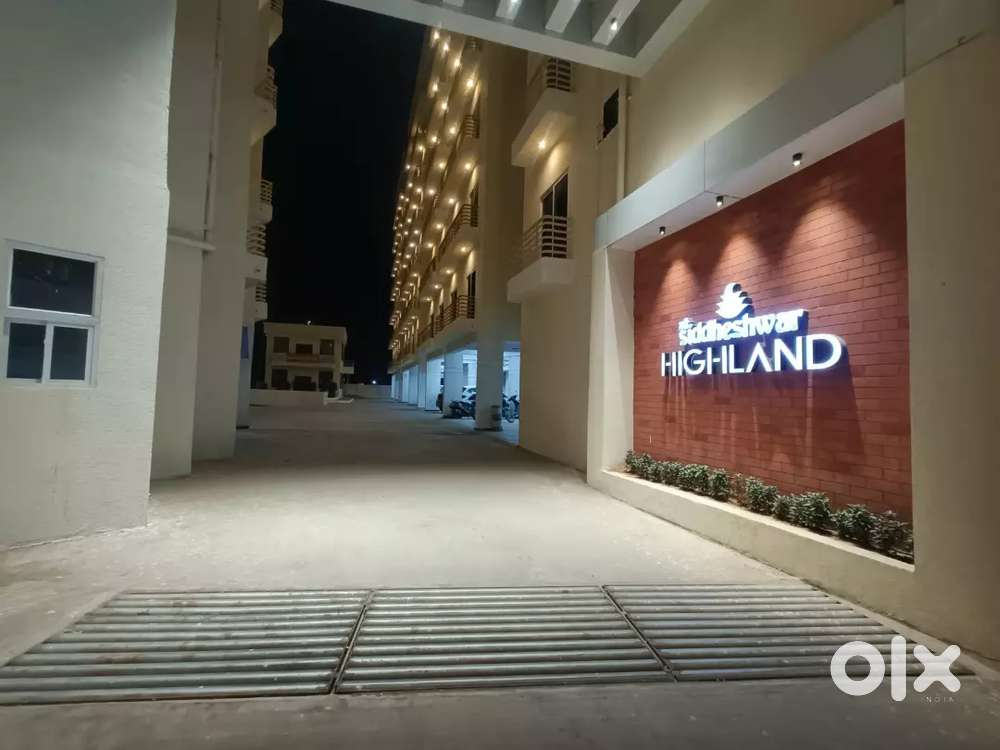 2BHK NEWLY FLAT FOR FAMILY IN CITY AREA BEST LOCATION VMC WATER