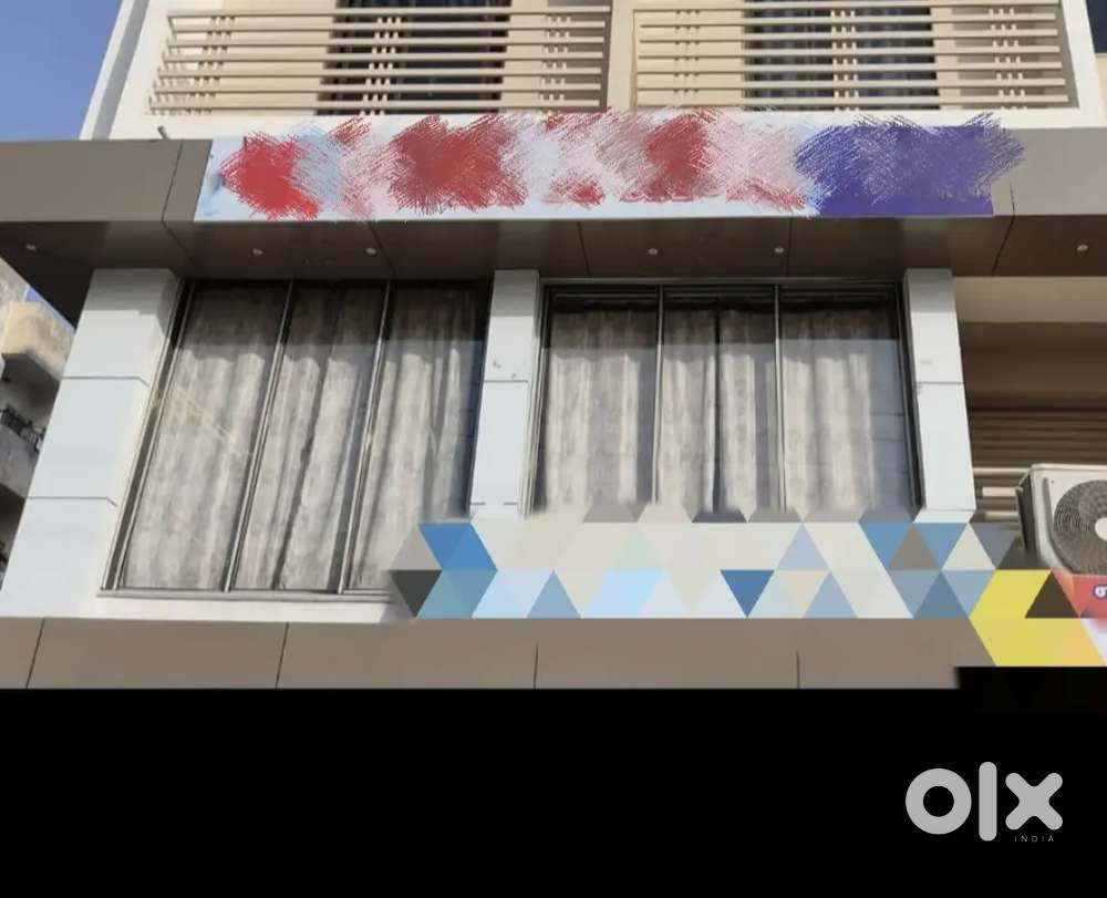 Show room type corner shop