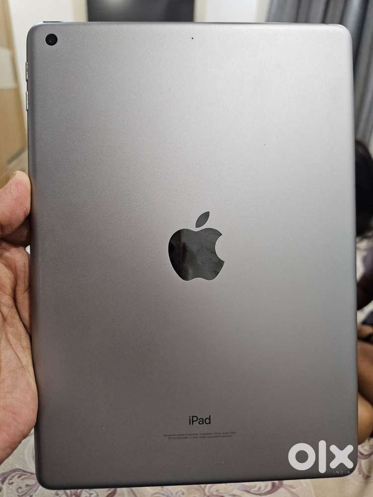iPad 6th Gen 128 GB, Silver
