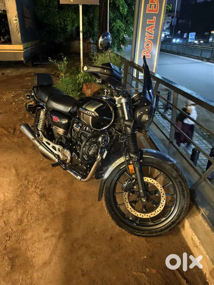Honda H'ness CB350 in pristine condition