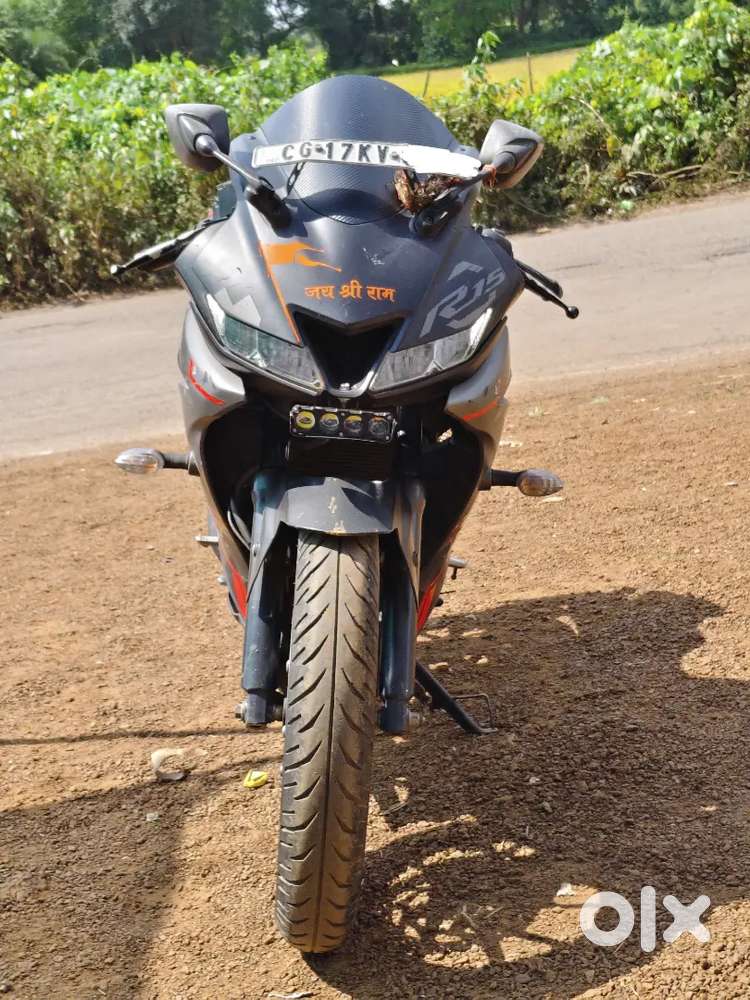 Yamaha R15 V3 1st owner Insaurance till 17 feb 2026