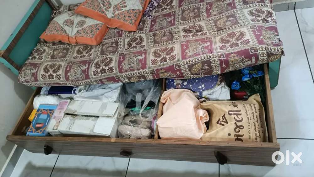 Collar & bed & bartan stand & kapda stand