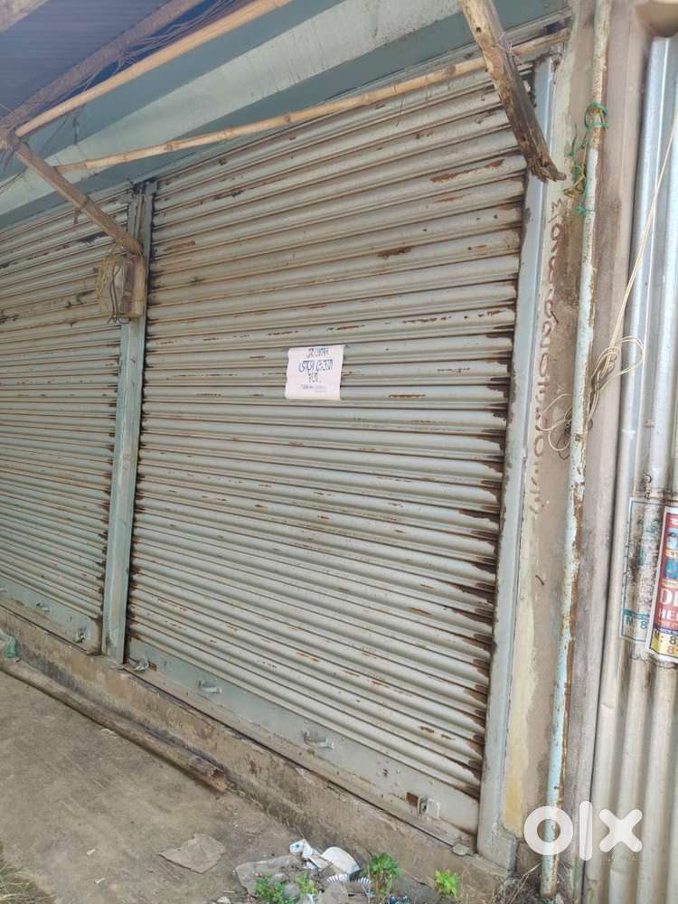 Babul chowmoni main road a bajar ar pashe dukan ghor bikri kora hobe.