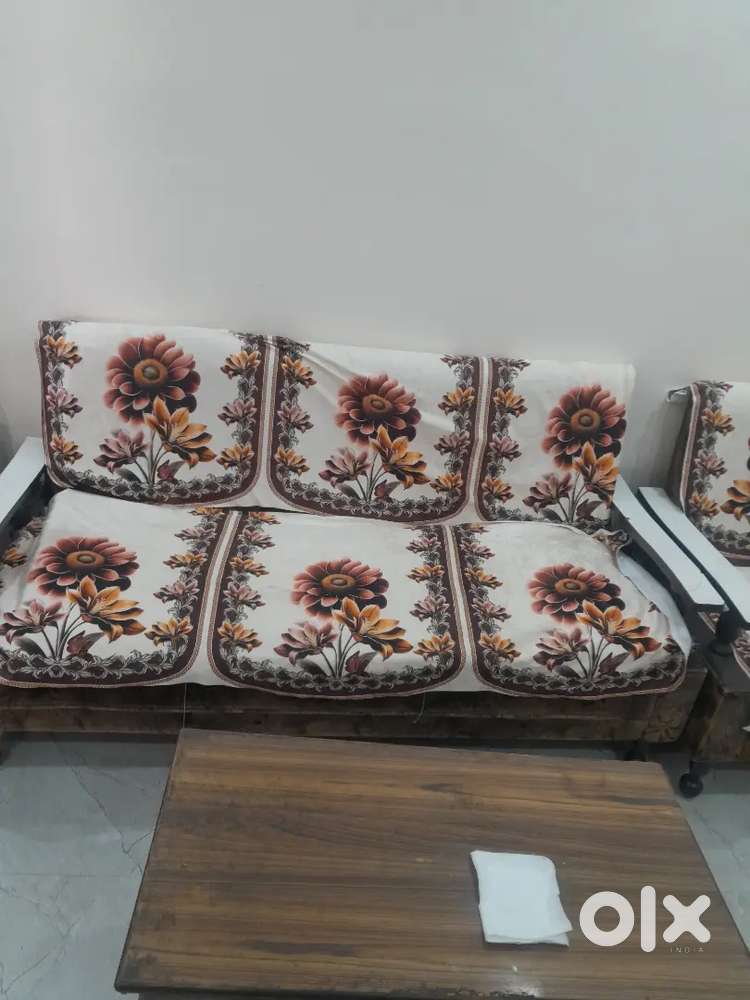 5.seater sofa with table