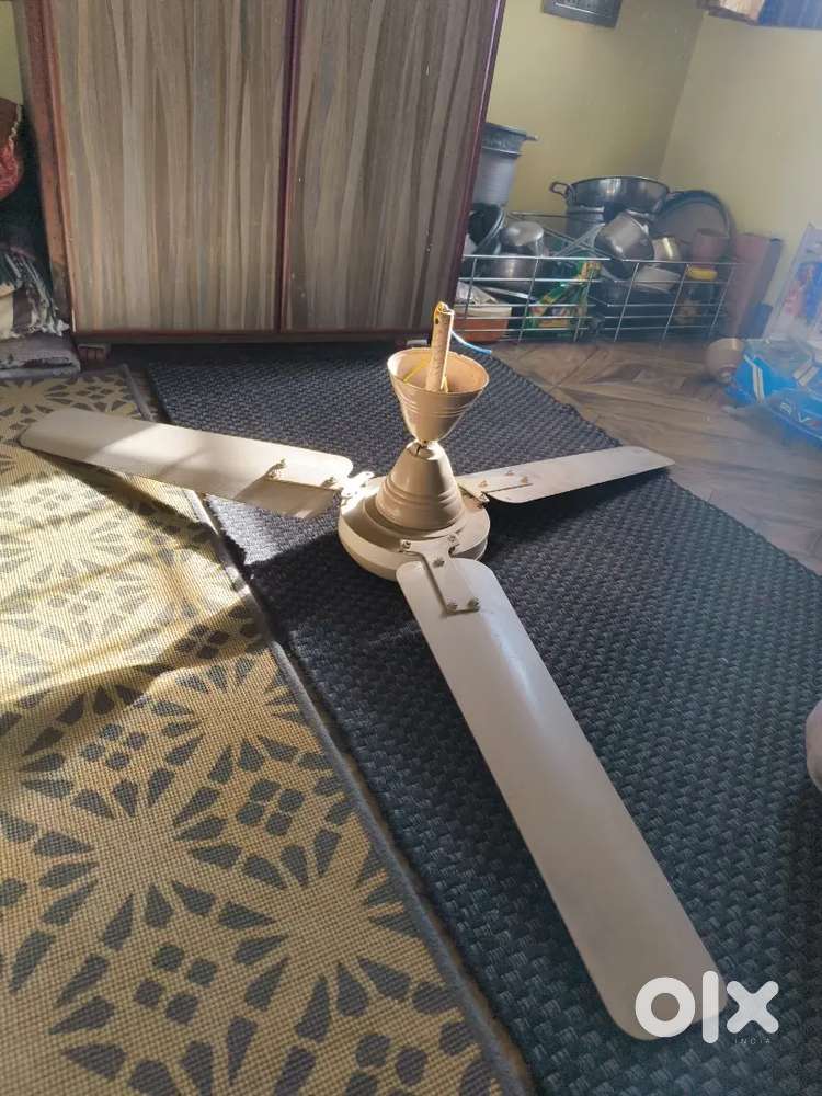 Ceiling fan 3 nos running condition