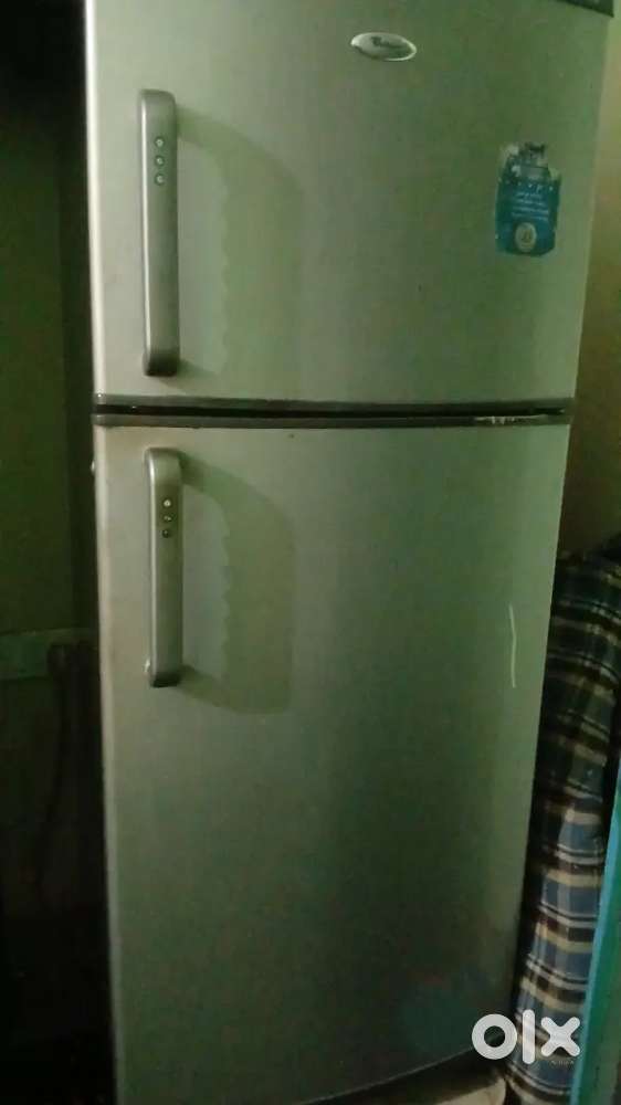 Whirlpool double door fridge