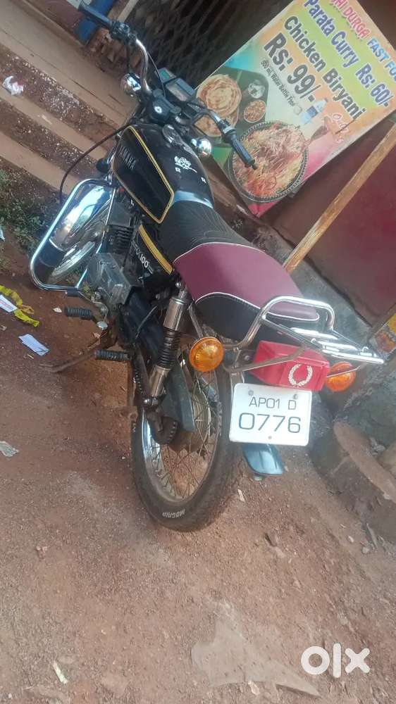 Yamaha Rx 100 black coloure